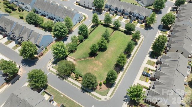 5122 Mount Clare Lane, Charlotte, NC 28210