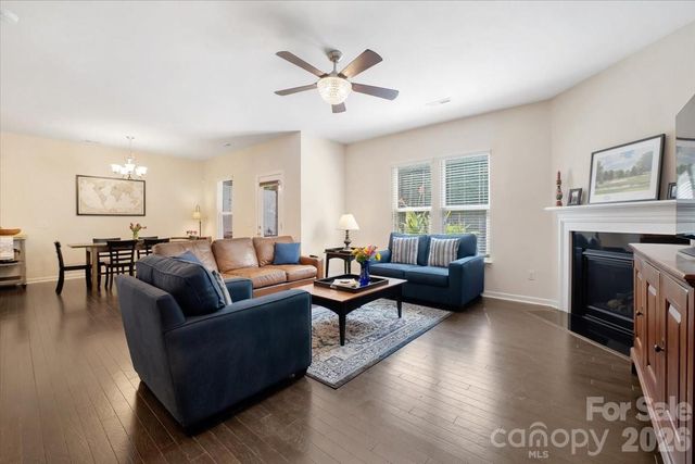 5122 Mount Clare Lane, Charlotte, NC 28210