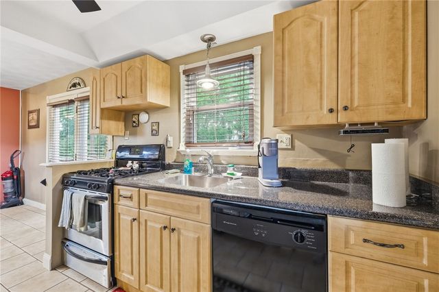 3236 Central Dr, South Park, PA 15332