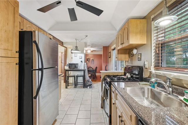 3236 Central Dr, South Park, PA 15332