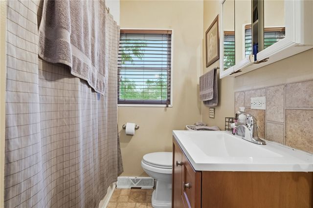 3236 Central Dr, South Park, PA 15332