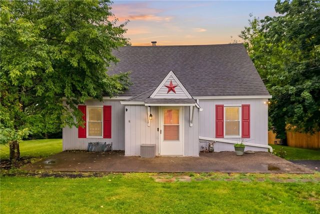 3236 Central Dr, South Park, PA 15332