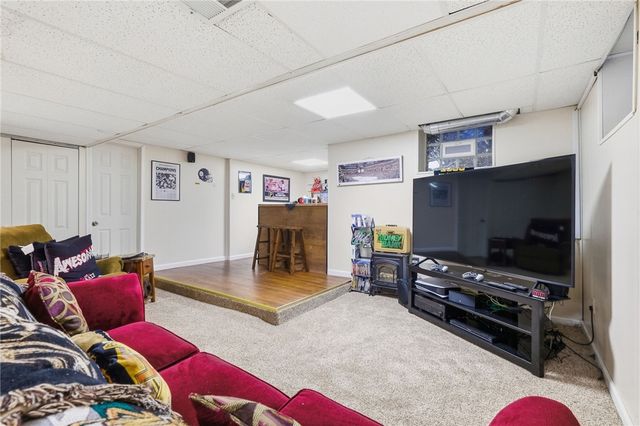 3236 Central Dr, South Park, PA 15332