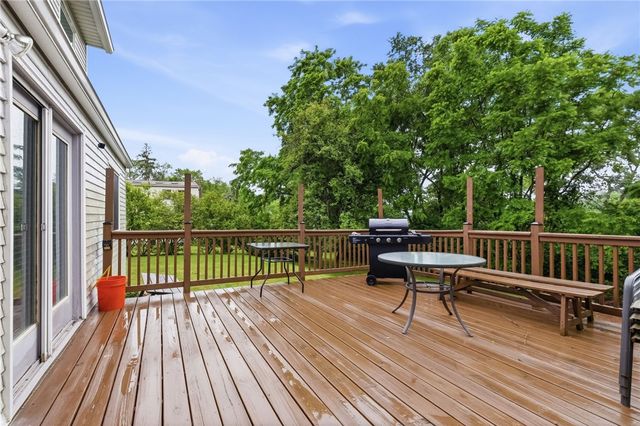 3236 Central Dr, South Park, PA 15332
