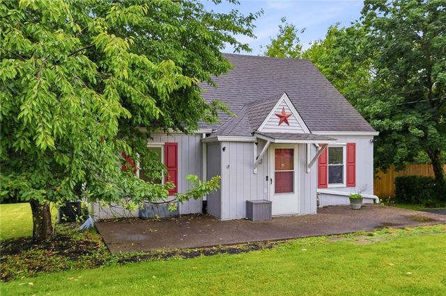 3236 Central Dr, South Park, PA 15332