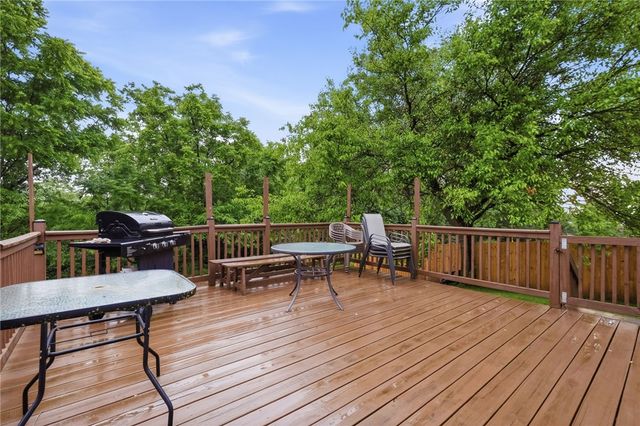3236 Central Dr, South Park, PA 15332