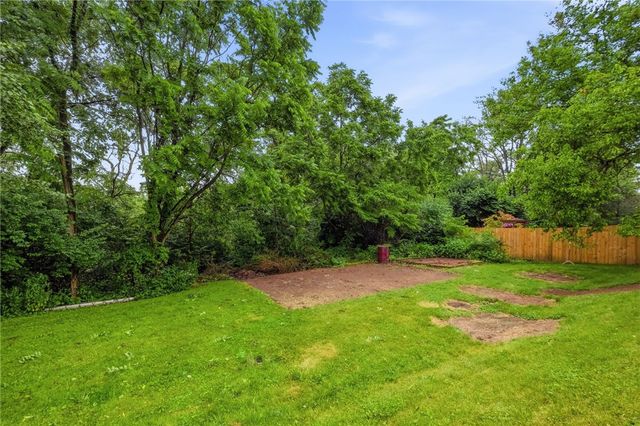 3236 Central Dr, South Park, PA 15332