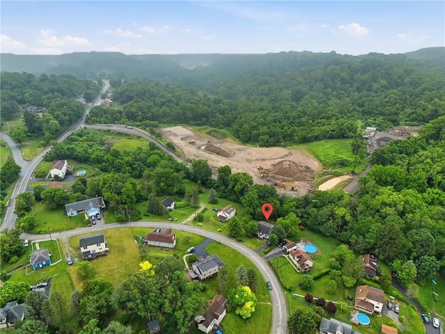 3236 Central Dr, South Park, PA 15332