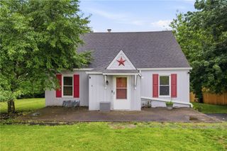 3236 Central Dr, South Park, PA 15332