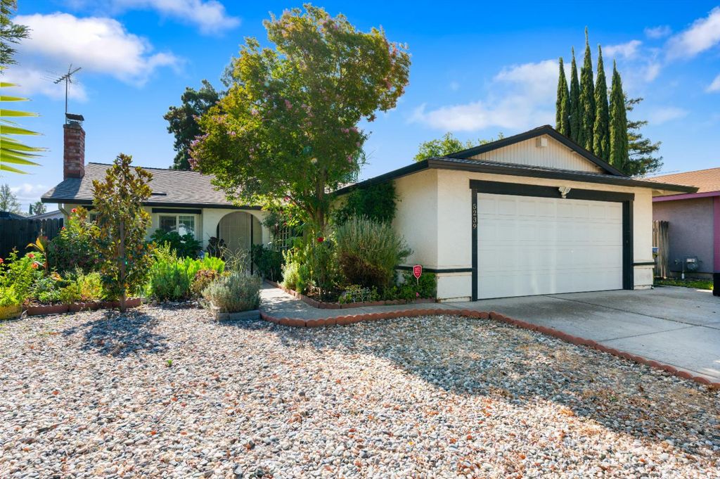 5239 Meadow Park Way, Sacramento, CA 95823