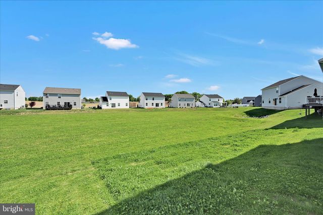 145 APPALOOSA DR, Marietta, PA 17547
