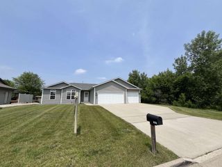 1520 Redwood Drive, Janesville, WI 53546