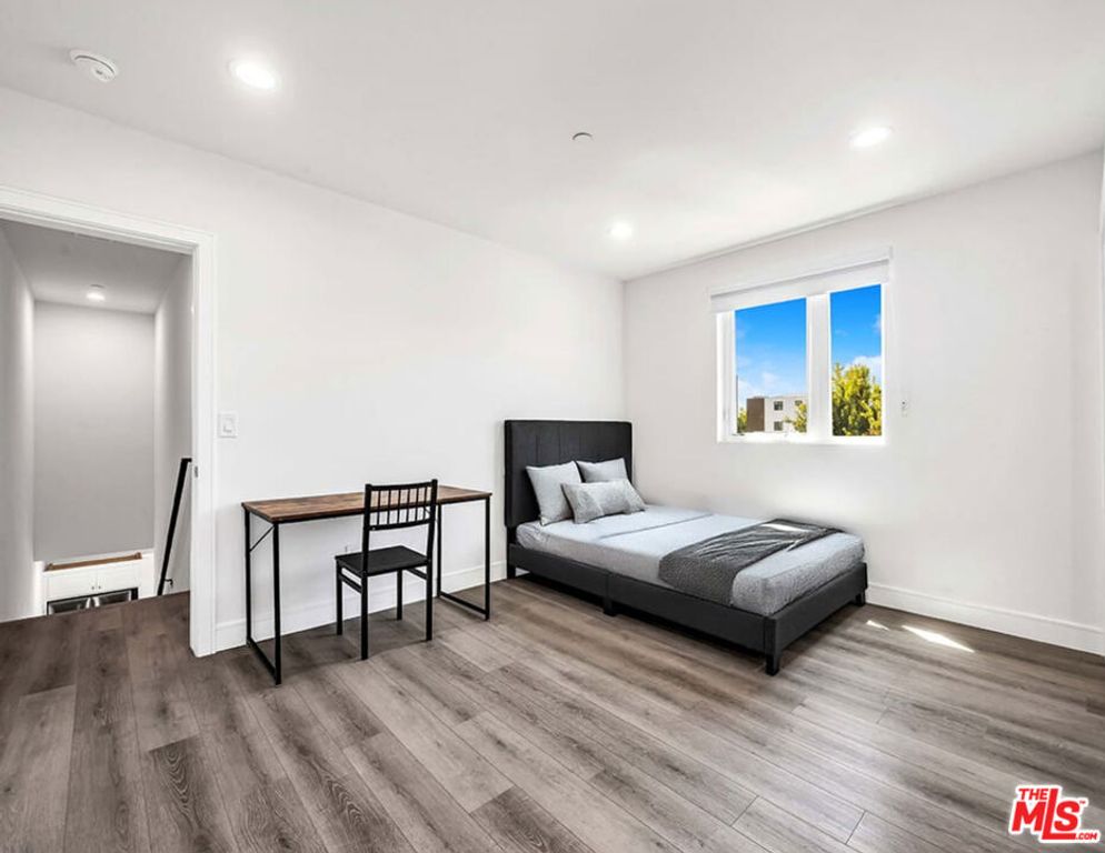 1269 W 36th Street, Los Angeles, CA 90007 — photo 5