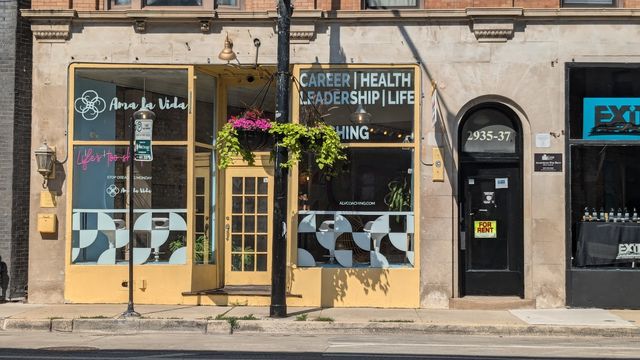 2937 N Clark Street 101, Chicago, IL 60657