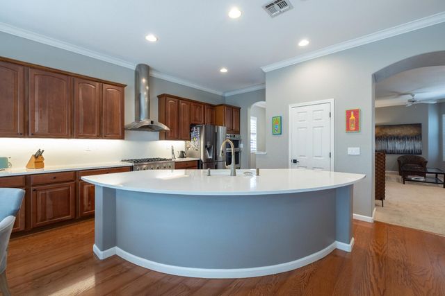 220 Cashman Cir, Sacramento, CA 95835