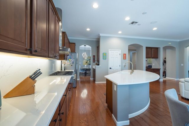 220 Cashman Cir, Sacramento, CA 95835