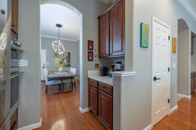 220 Cashman Cir, Sacramento, CA 95835