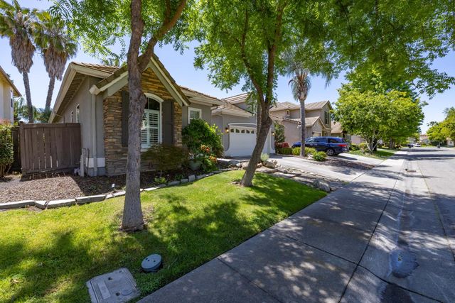 220 Cashman Cir, Sacramento, CA 95835