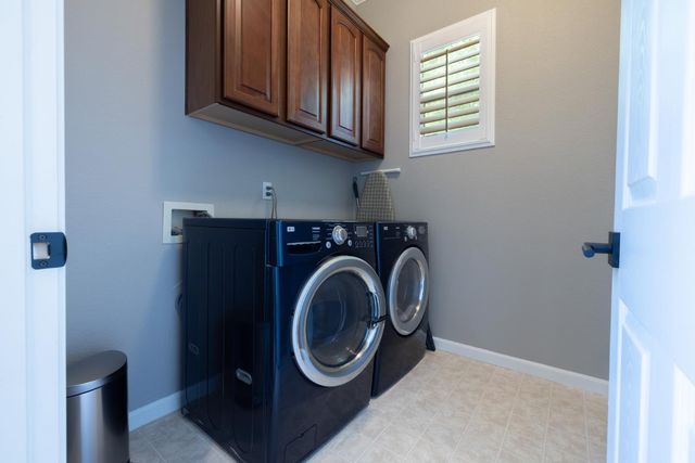 220 Cashman Cir, Sacramento, CA 95835