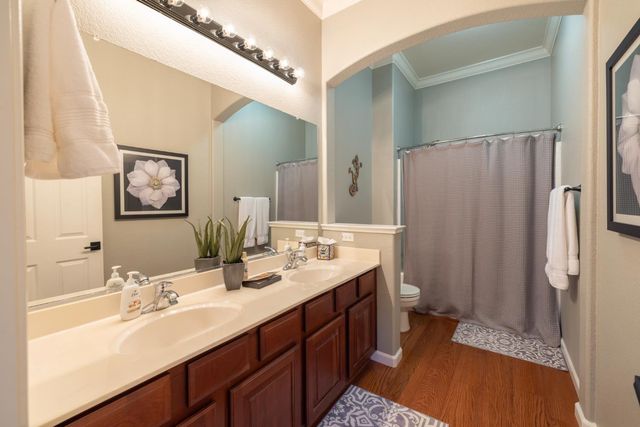 220 Cashman Cir, Sacramento, CA 95835