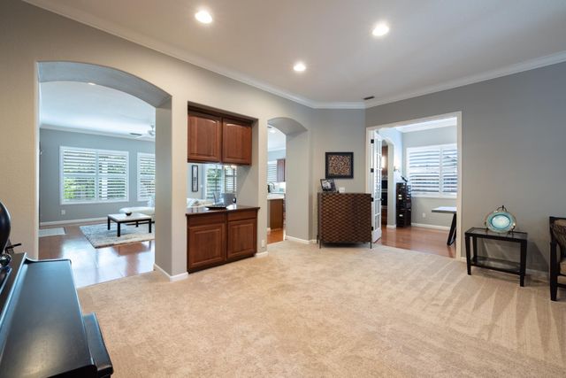 220 Cashman Cir, Sacramento, CA 95835