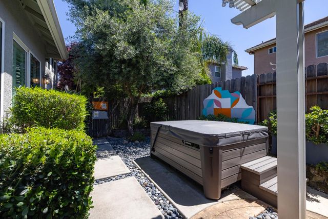 220 Cashman Cir, Sacramento, CA 95835