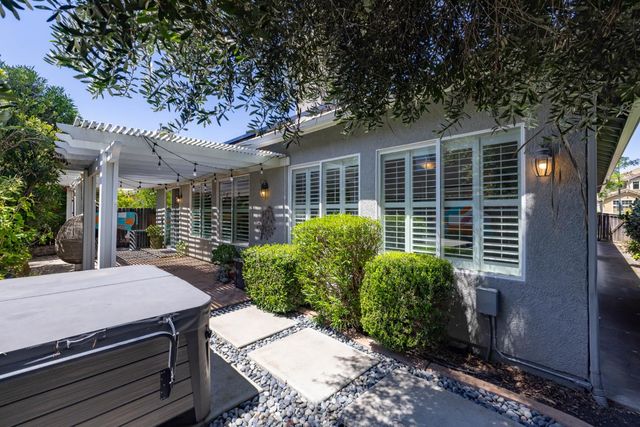 220 Cashman Cir, Sacramento, CA 95835