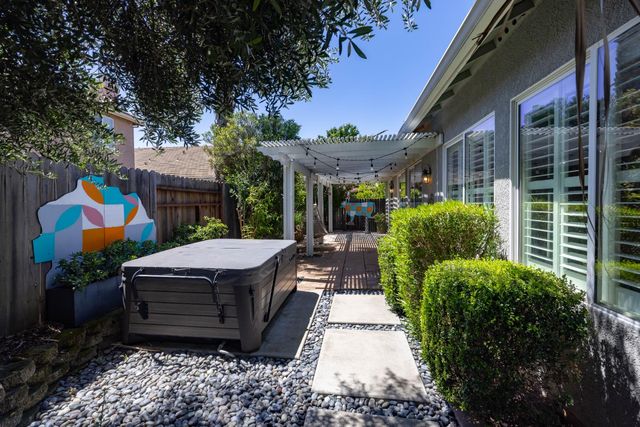 220 Cashman Cir, Sacramento, CA 95835