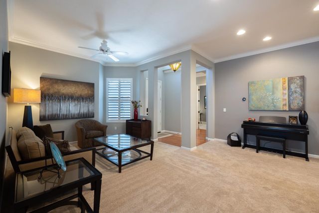 220 Cashman Cir, Sacramento, CA 95835