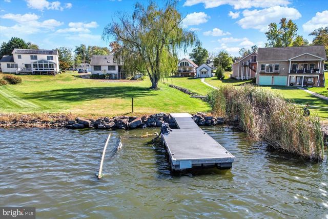 400 LAKE MEADE DR, East Berlin, PA 17316