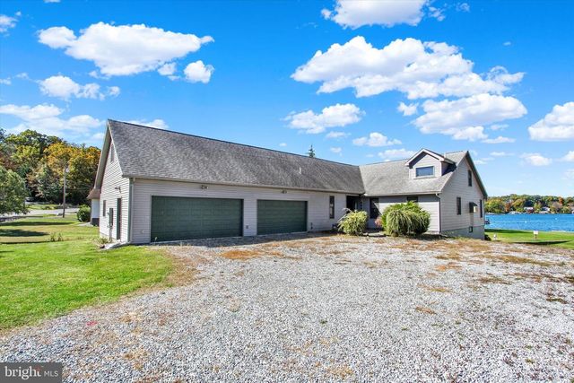 400 LAKE MEADE DR, East Berlin, PA 17316