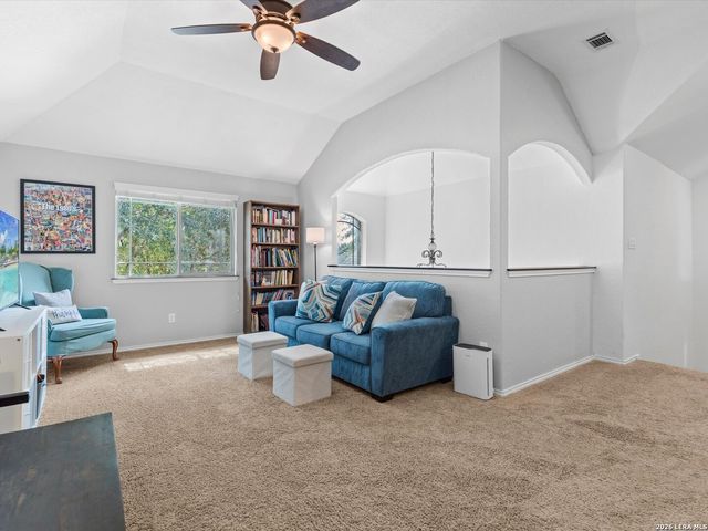 512 WAGON WHEEL WAY, Cibolo, TX 78108