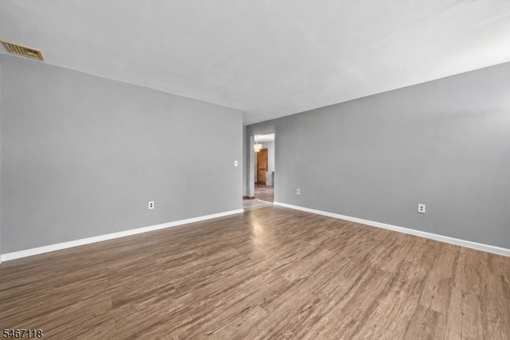 29 Garrabrant Rd, Clifton City, NJ 07013 — photo 5