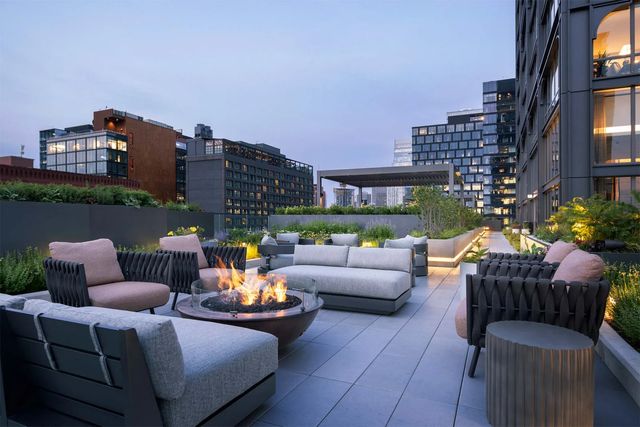 164 N Peoria Street 3802, Chicago, IL 60607