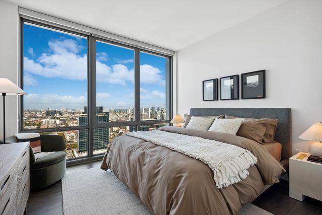 164 N Peoria Street 3802, Chicago, IL 60607