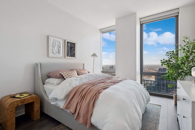 164 N Peoria Street 3802, Chicago, IL 60607