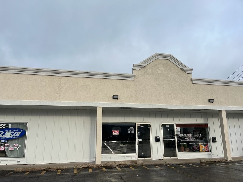 1169 S Elmhurst Road, Des Plaines, IL 60016