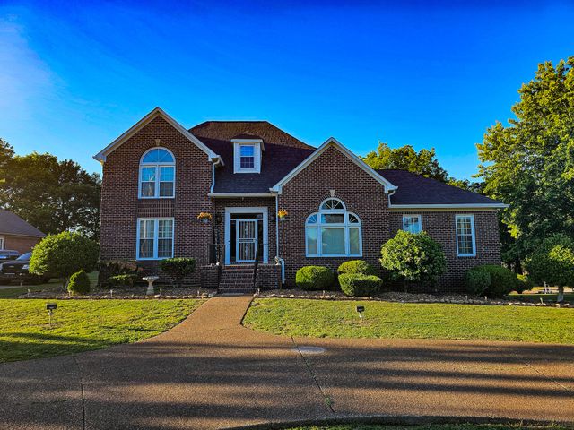 215 Northwood Ave, Shelbyville, TN 37160