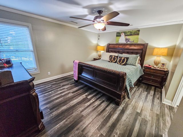 215 Northwood Ave, Shelbyville, TN 37160