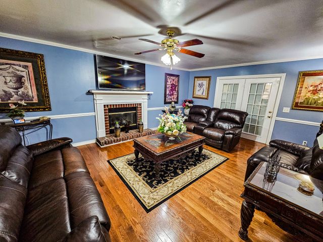 215 Northwood Ave, Shelbyville, TN 37160