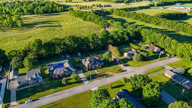 215 Northwood Ave, Shelbyville, TN 37160