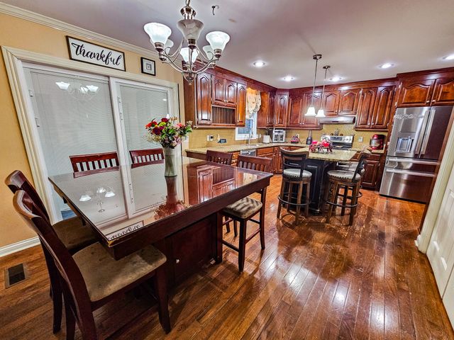 215 Northwood Ave, Shelbyville, TN 37160