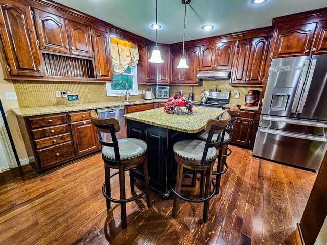 215 Northwood Ave, Shelbyville, TN 37160
