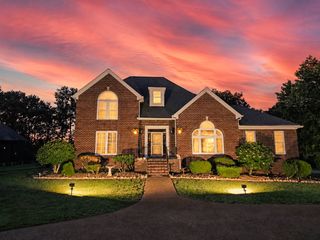 215 Northwood Ave, Shelbyville, TN 37160