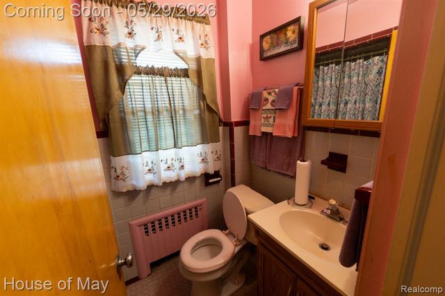 21240 Ridgedale Street, Oak Park, MI 48237