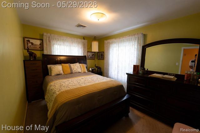 21240 Ridgedale Street, Oak Park, MI 48237