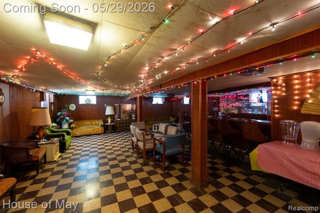 21240 Ridgedale Street, Oak Park, MI 48237