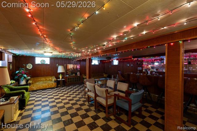 21240 Ridgedale Street, Oak Park, MI 48237