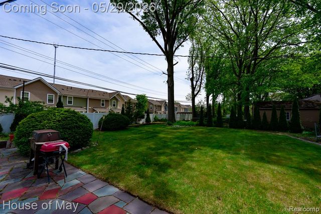 21240 Ridgedale Street, Oak Park, MI 48237