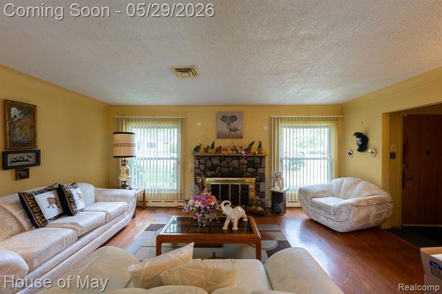 21240 Ridgedale Street, Oak Park, MI 48237
